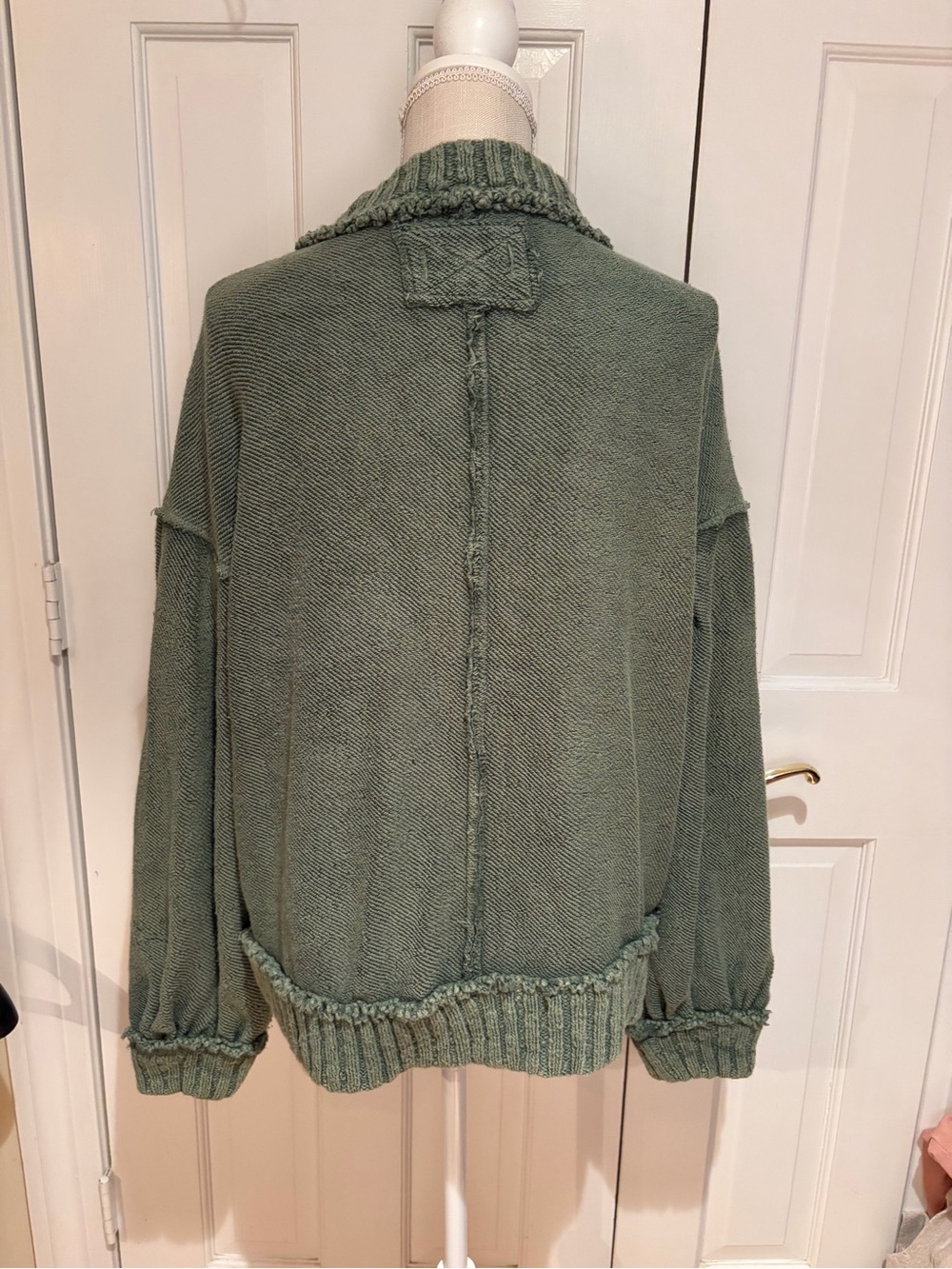 Free People Cute in this Cardi. NWT. Size M - Picture 6 of 11